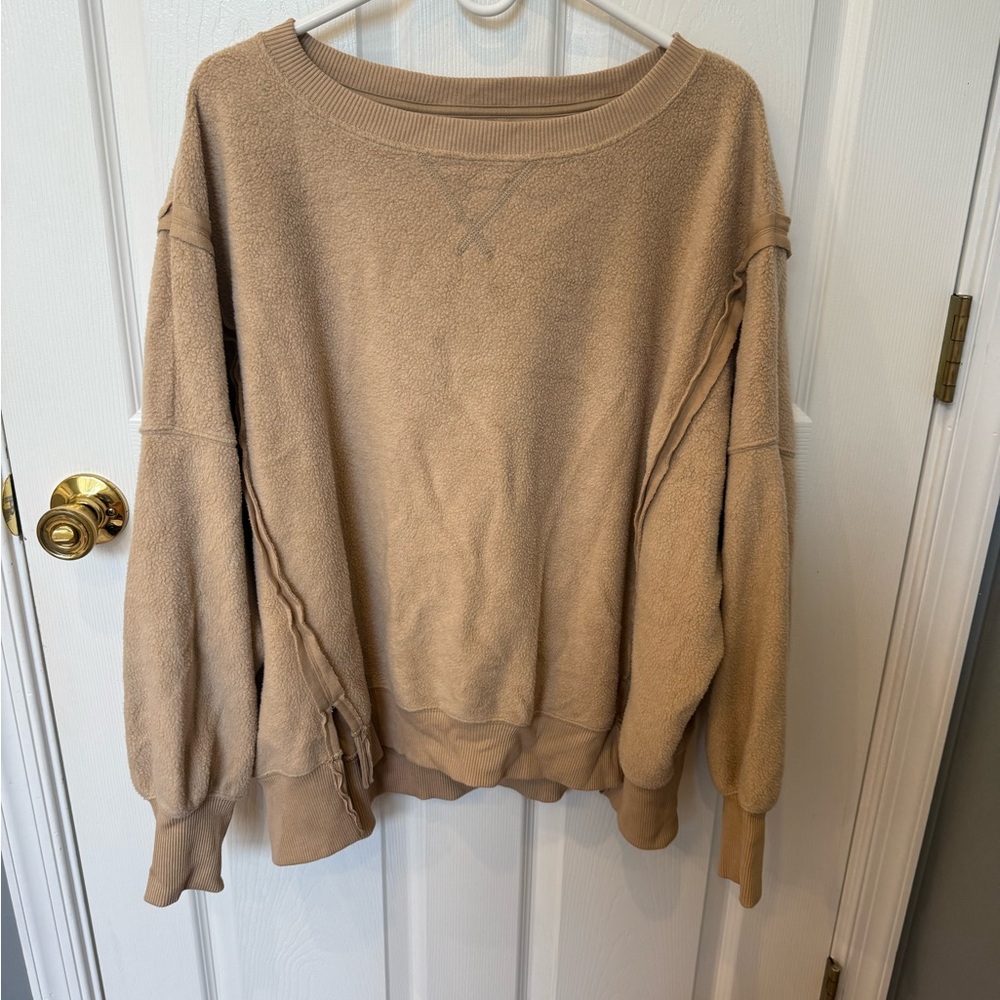 American Eagle crew neck
